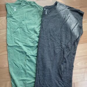 Set of two merino wool T-shirts- Green & Charcoal (2-Pack)